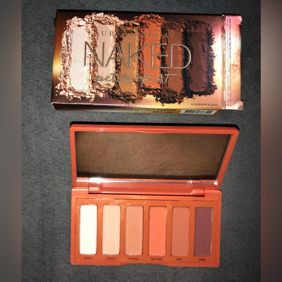 This is an eye shadow makeup palette.